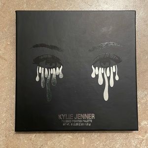 Kylie Jenner eyeshadow